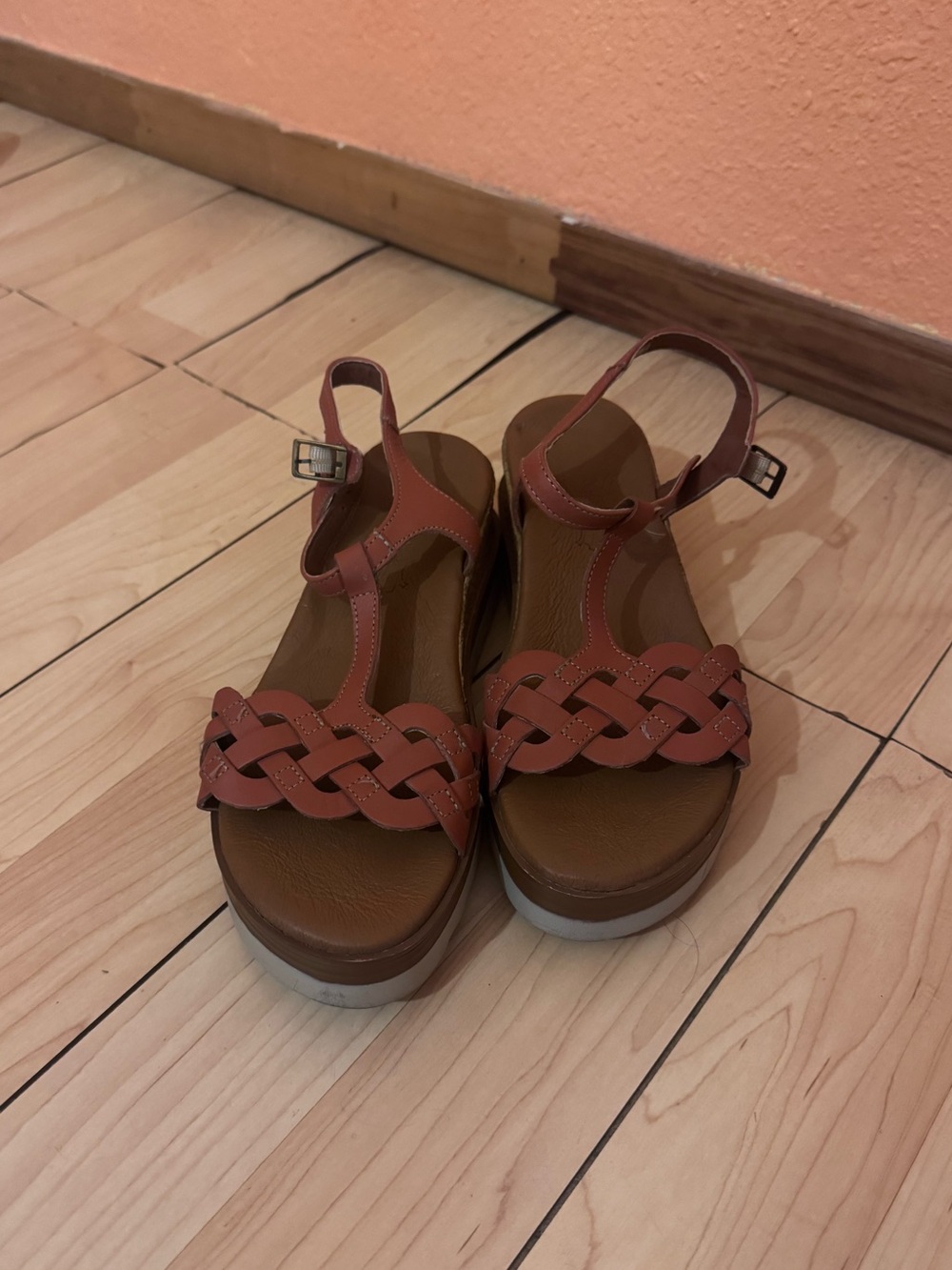 Flexi Braided T‑Strap Platform Sandals in Rust